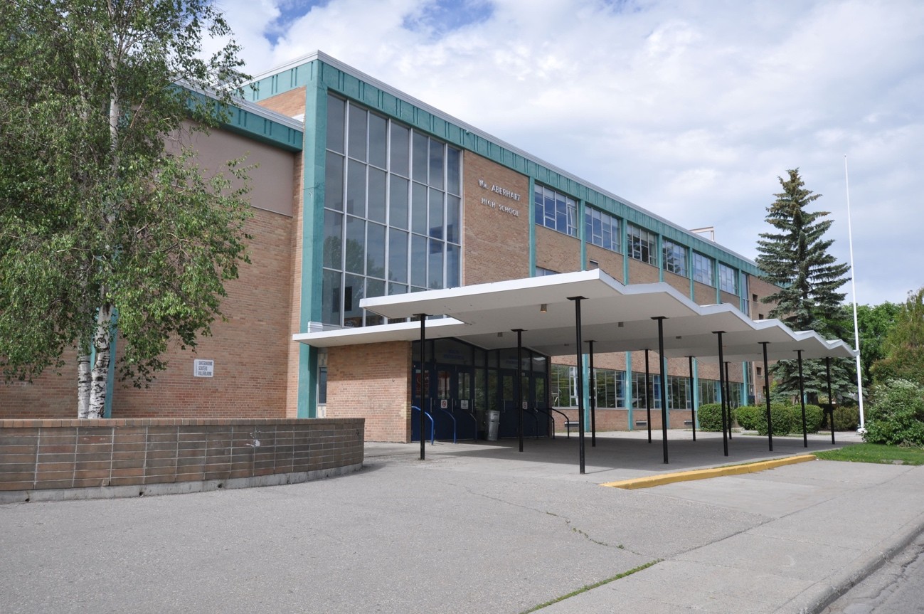 ウィリアムアバハート高校