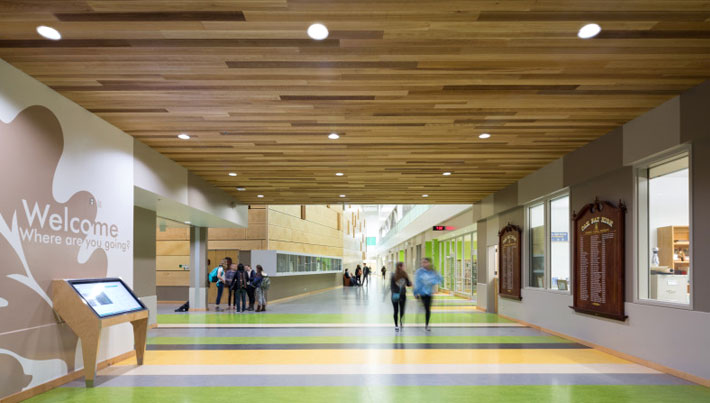 オークベイ高校